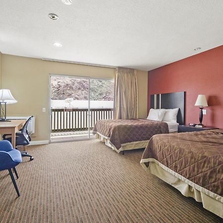 Sol Springs Inn Cathedral City Extérieur photo