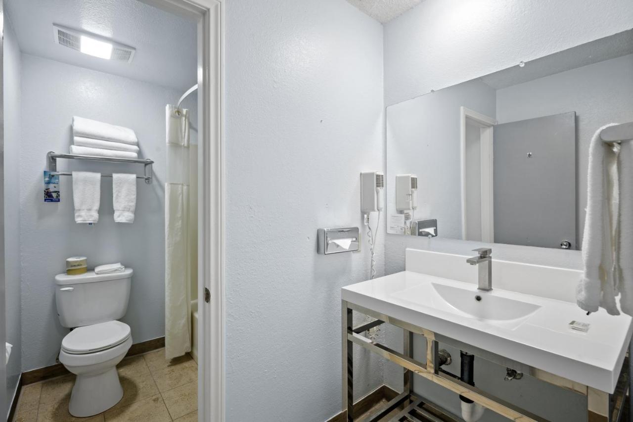 Sol Springs Inn Cathedral City Extérieur photo