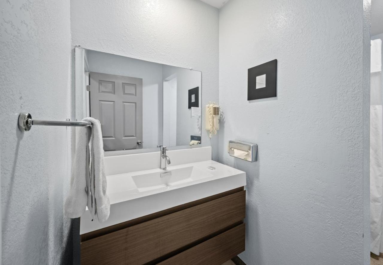 Sol Springs Inn Cathedral City Extérieur photo