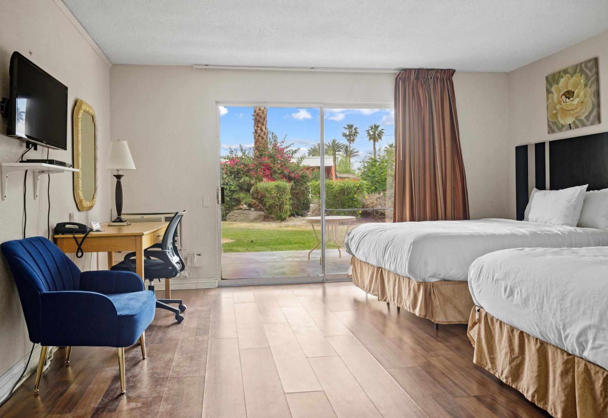Sol Springs Inn Cathedral City Extérieur photo