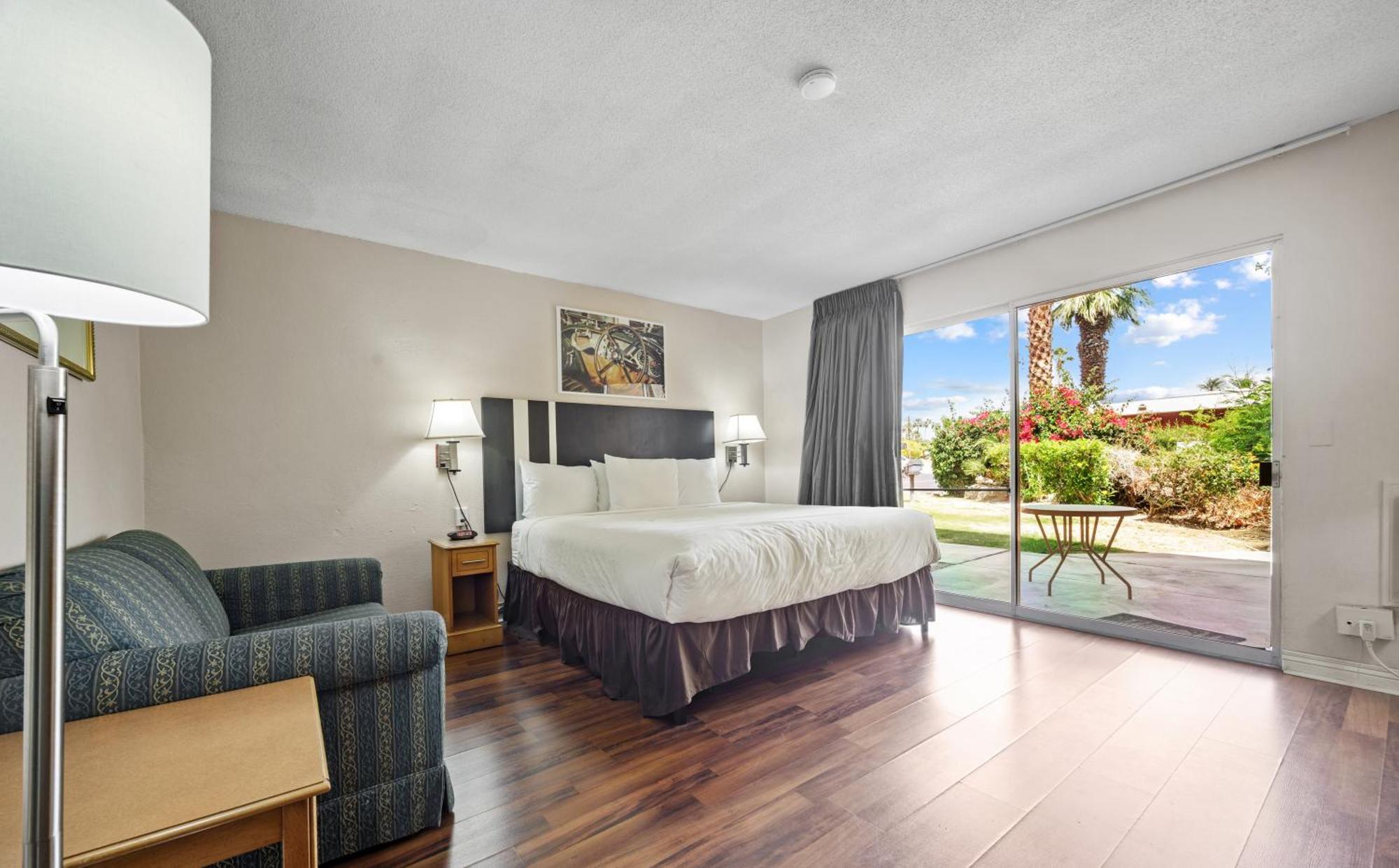 Sol Springs Inn Cathedral City Extérieur photo